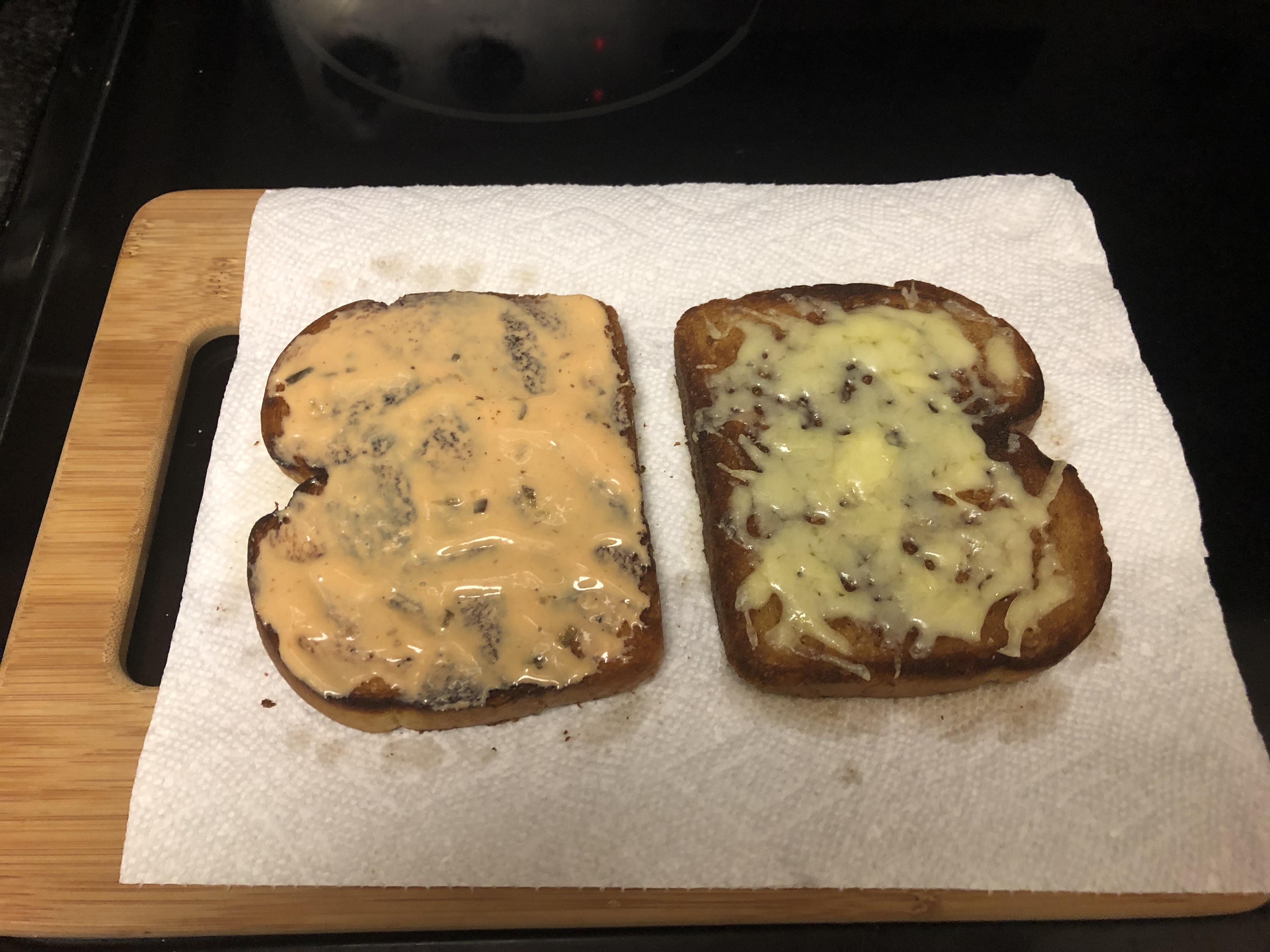 Bread with melted cheese and dressing